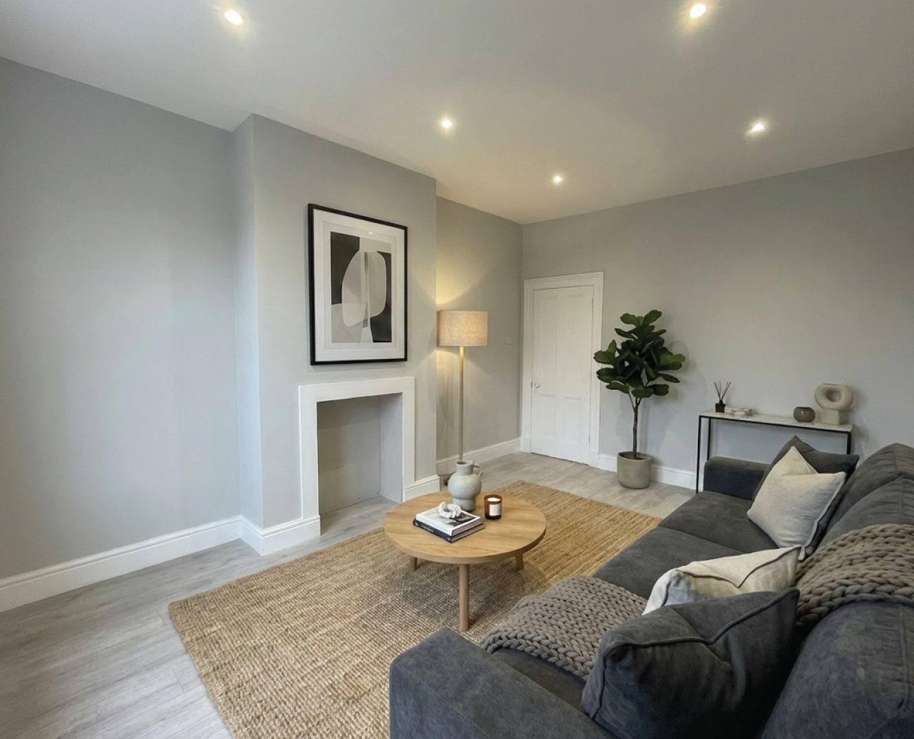 The same room fully re-plastered and finished by the Proofterior team